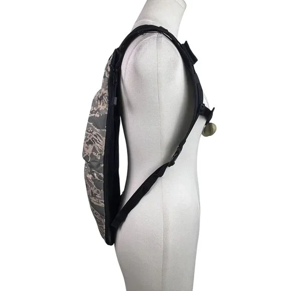 Code Alpha 3L ABU Chameleon Nylon Adjustable Strap Hydrapak Hydration Backpack - Picture 9 of 10